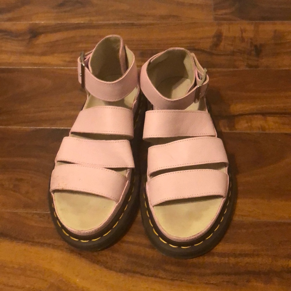 Dr. Martens Sandles